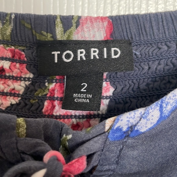 Torrid high-low challis camisole tank top - Picture 2 of 8